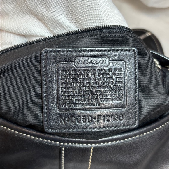 Coach Soho Baguette 2006 - Picture 11 of 17